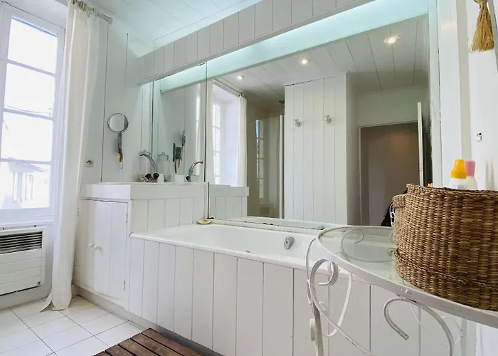 Maison De Village Avec Beaucoup De Charme * La Couarde-sur-Mer